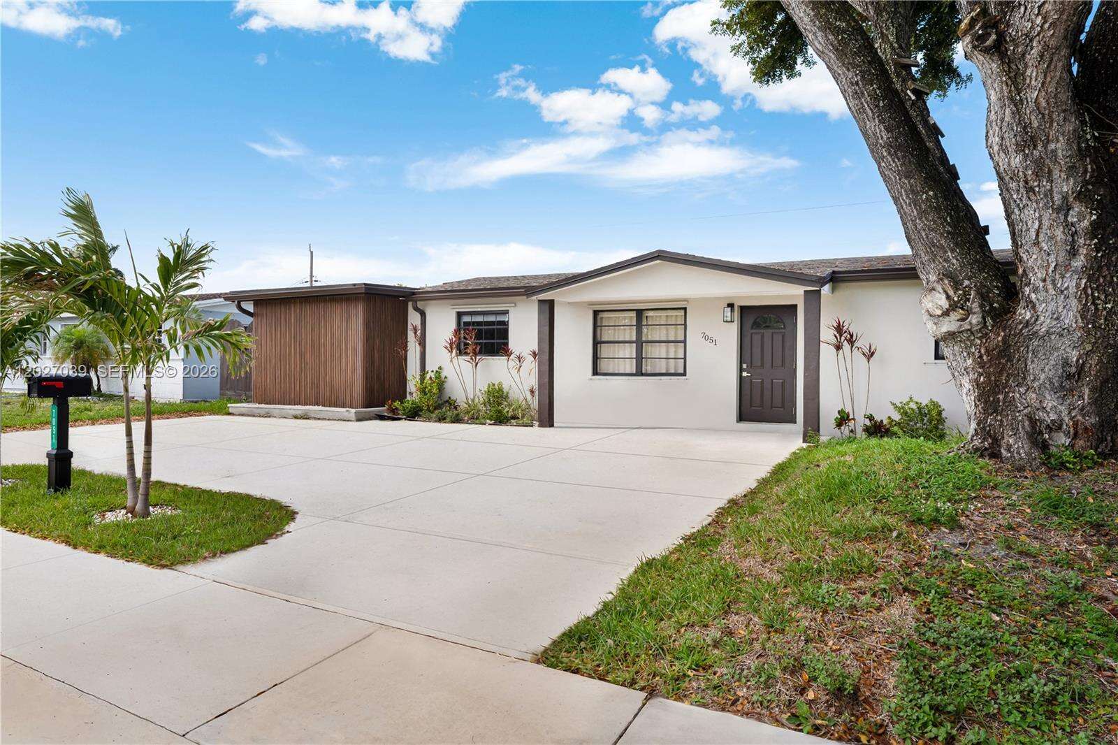 7051 Tyler St, Hollywood, FL 33024 - For Sale photo 9
