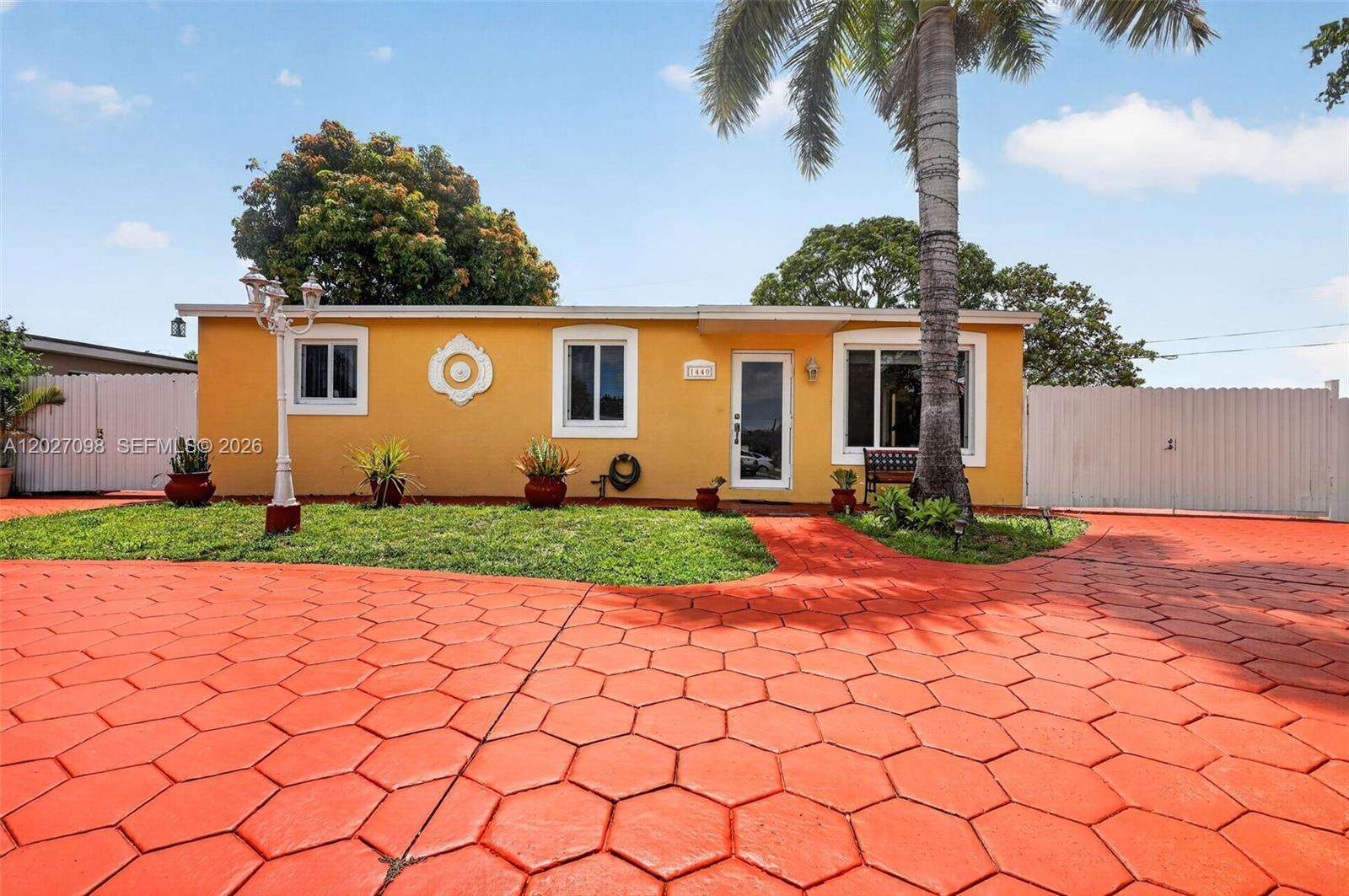 1440 68th Ave, Hollywood, FL 33024 - For Sale photo 2