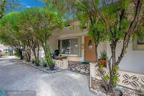 1109 4th Ct, Hallandale Beach, FL 33009 - For Sale photo 1