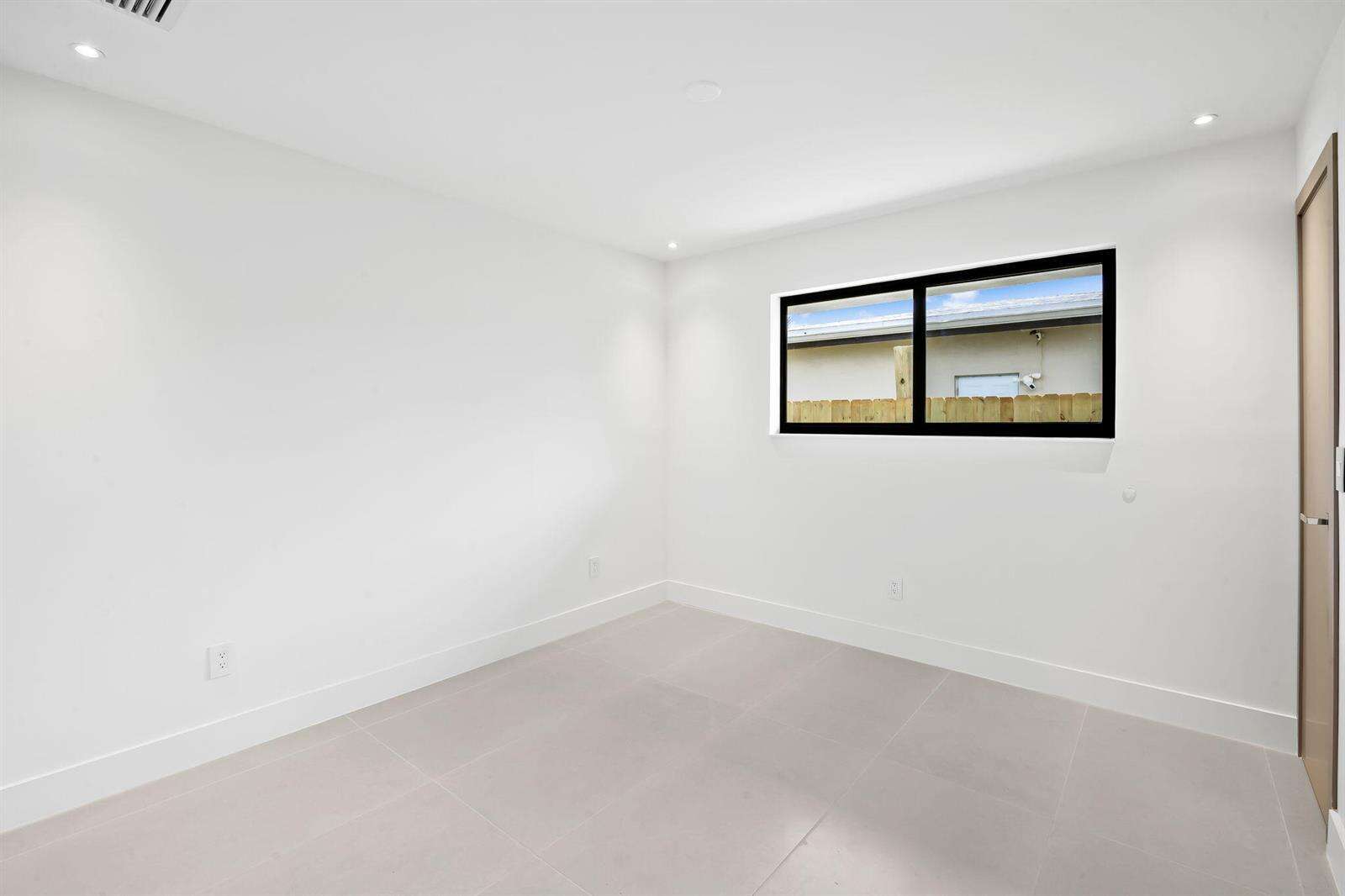 2370 195th, Miami, FL 33180 - For Sale photo 17