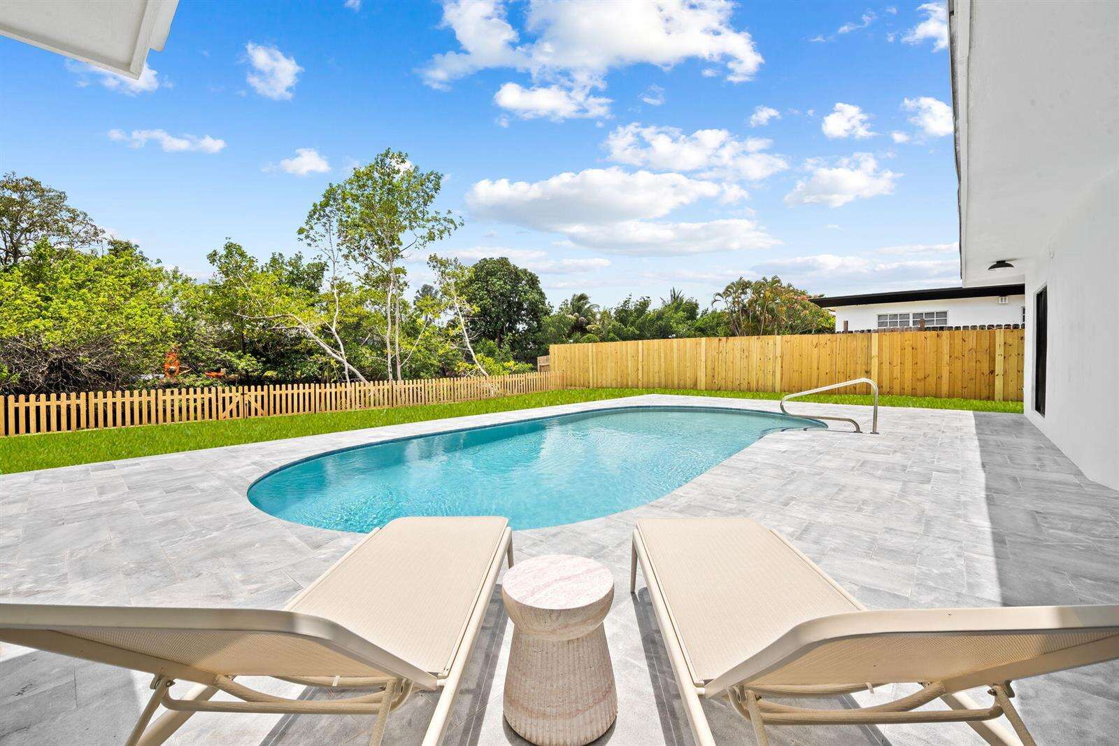 2370 195th, Miami, FL 33180 - For Sale photo 22