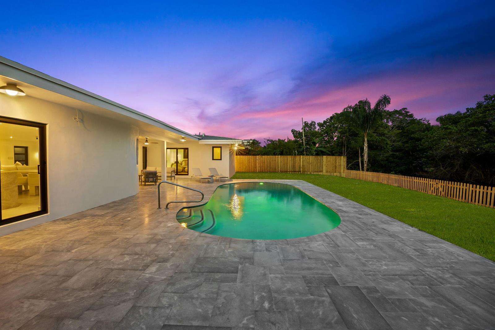 2370 195th, Miami, FL 33180 - For Sale photo 23