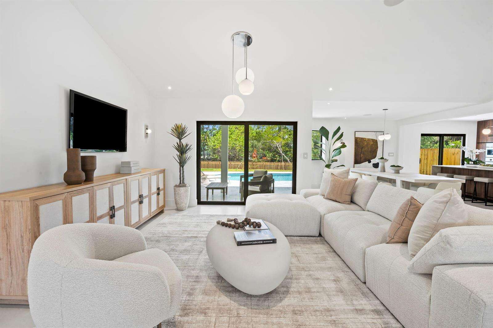 2370 195th, Miami, FL 33180 - For Sale photo 6