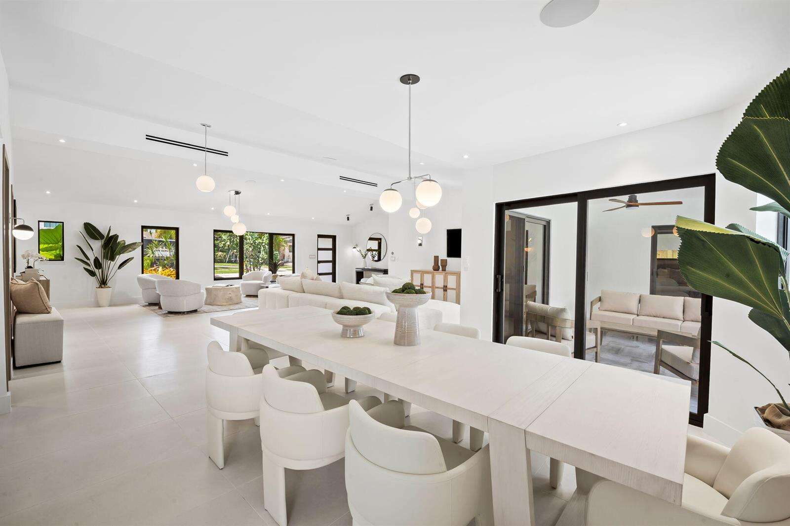 2370 195th, Miami, FL 33180 - For Sale photo 7