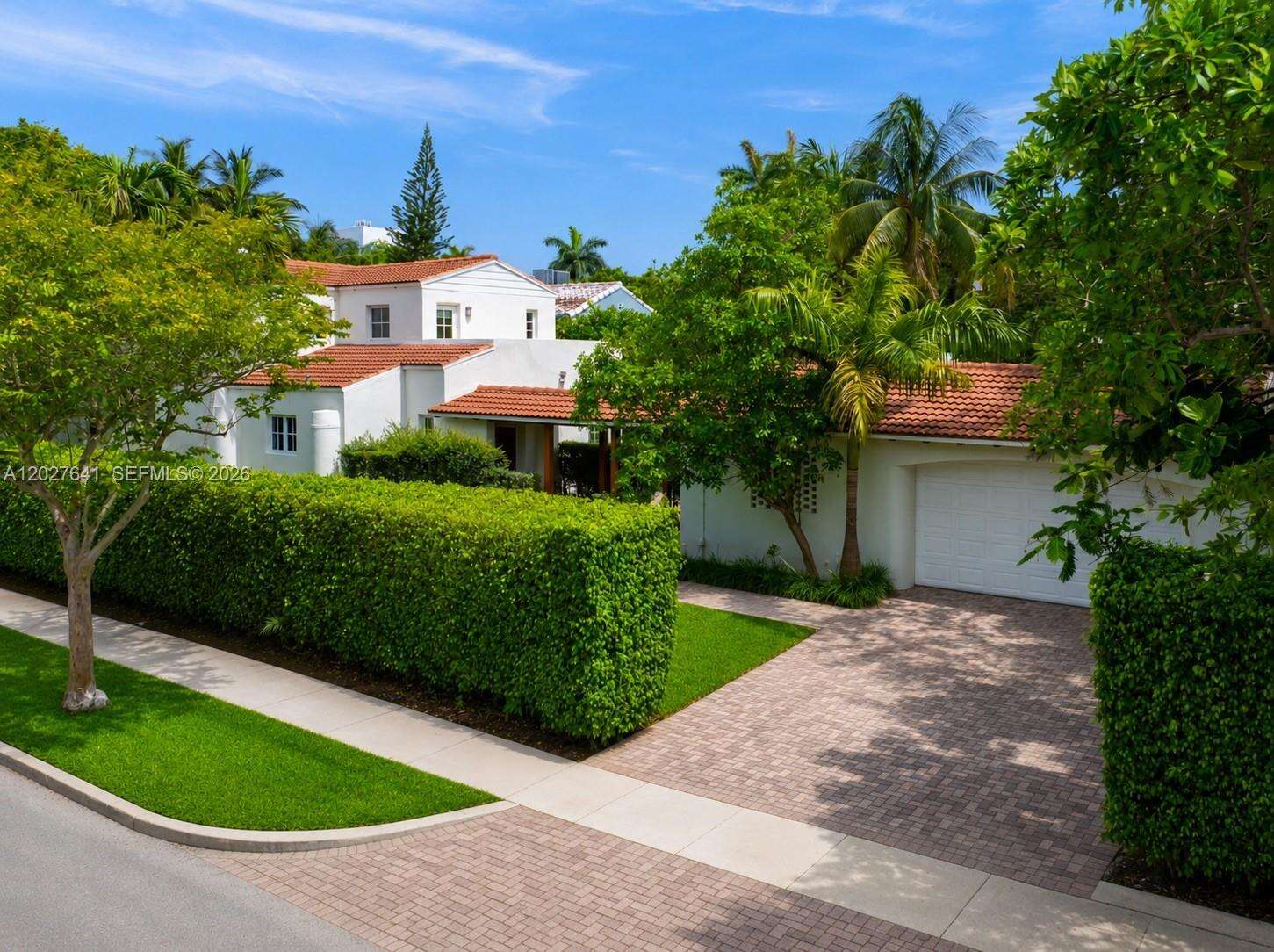 1776 Michigan Ave, Miami Beach, FL 33139 - Pending Sale photo 2