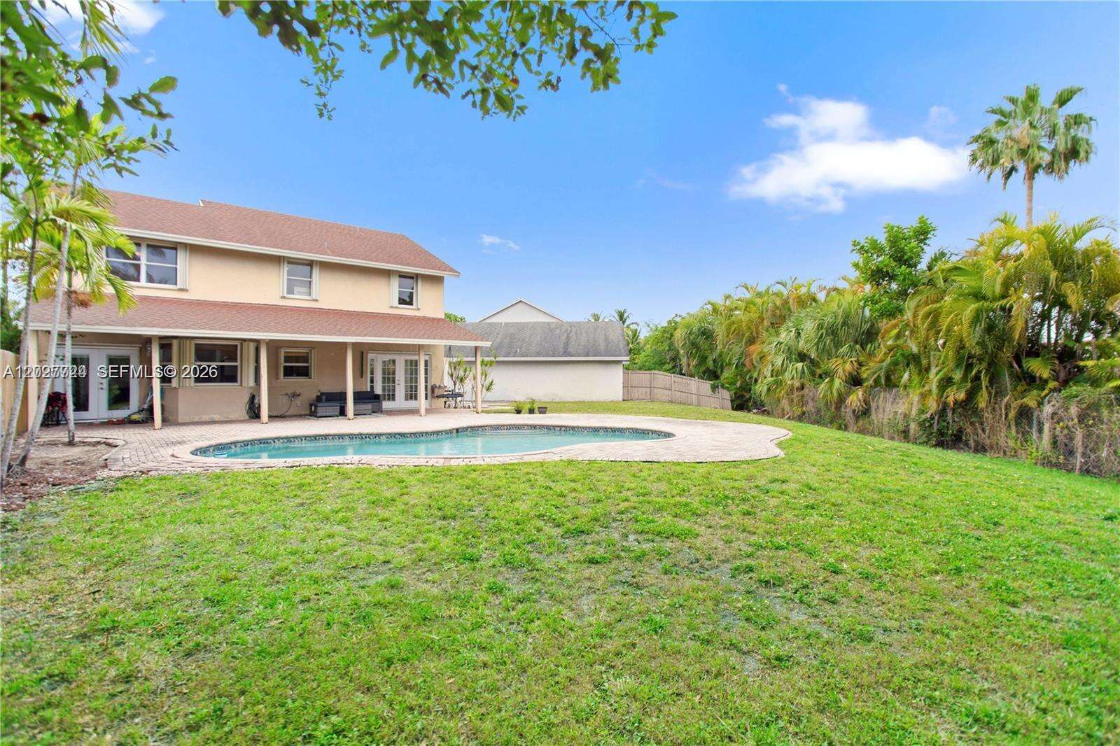 1051 95th Ter, Pembroke Pines, FL 33025 - For Sale photo 2