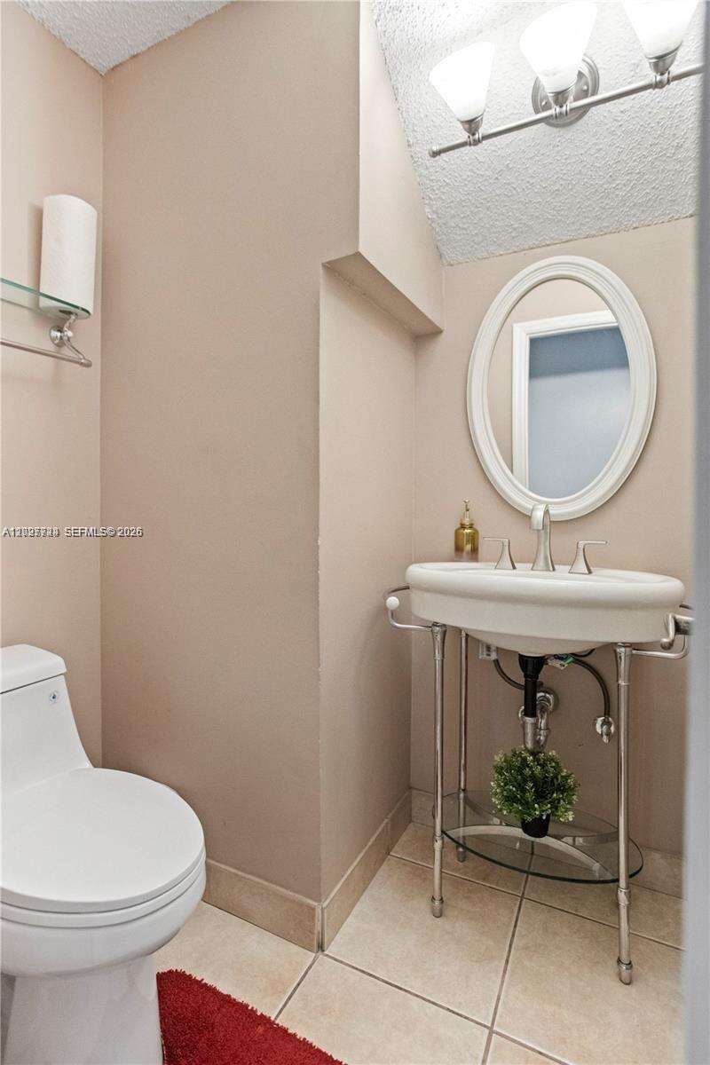 1051 95th Ter, Pembroke Pines, FL 33025 - For Sale photo 20