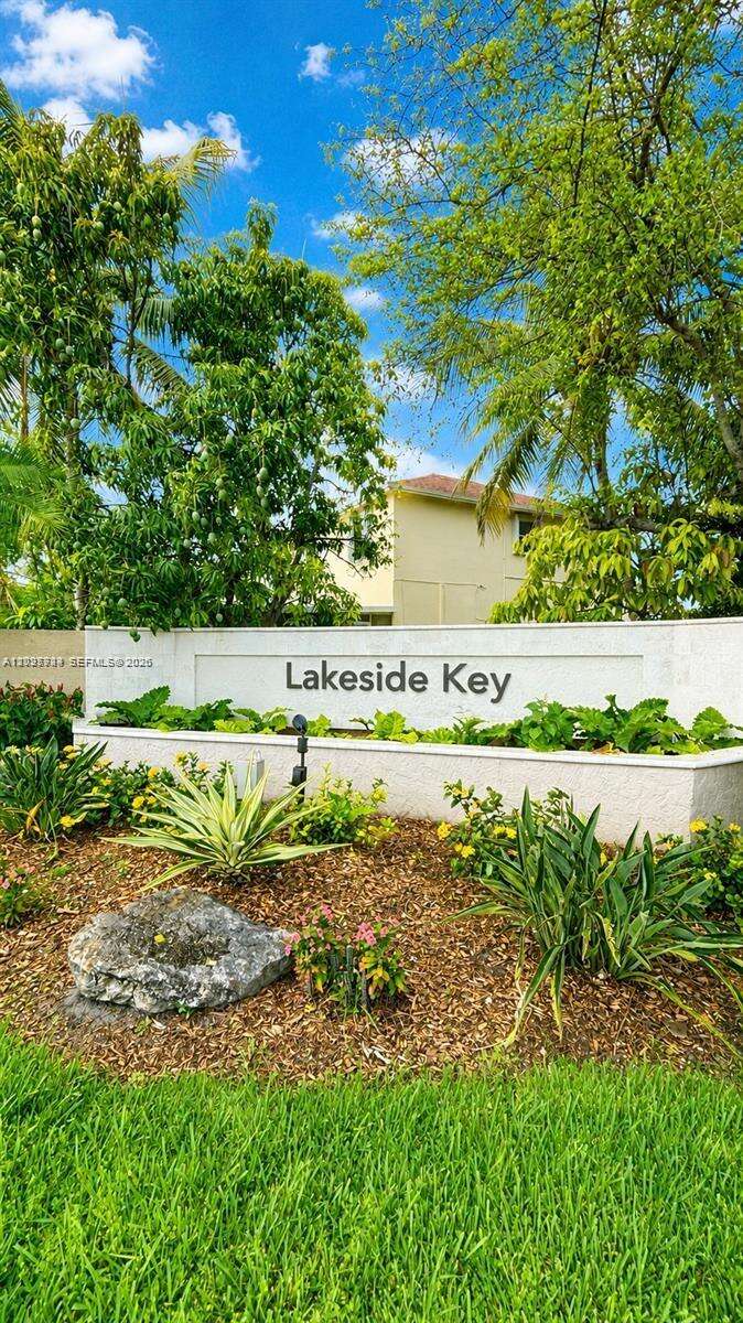1051 95th Ter, Pembroke Pines, FL 33025 - For Sale photo 35