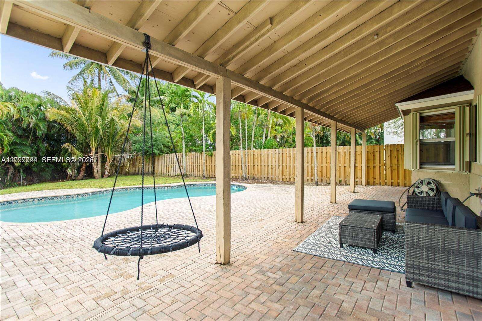 1051 95th Ter, Pembroke Pines, FL 33025 - For Sale photo 5