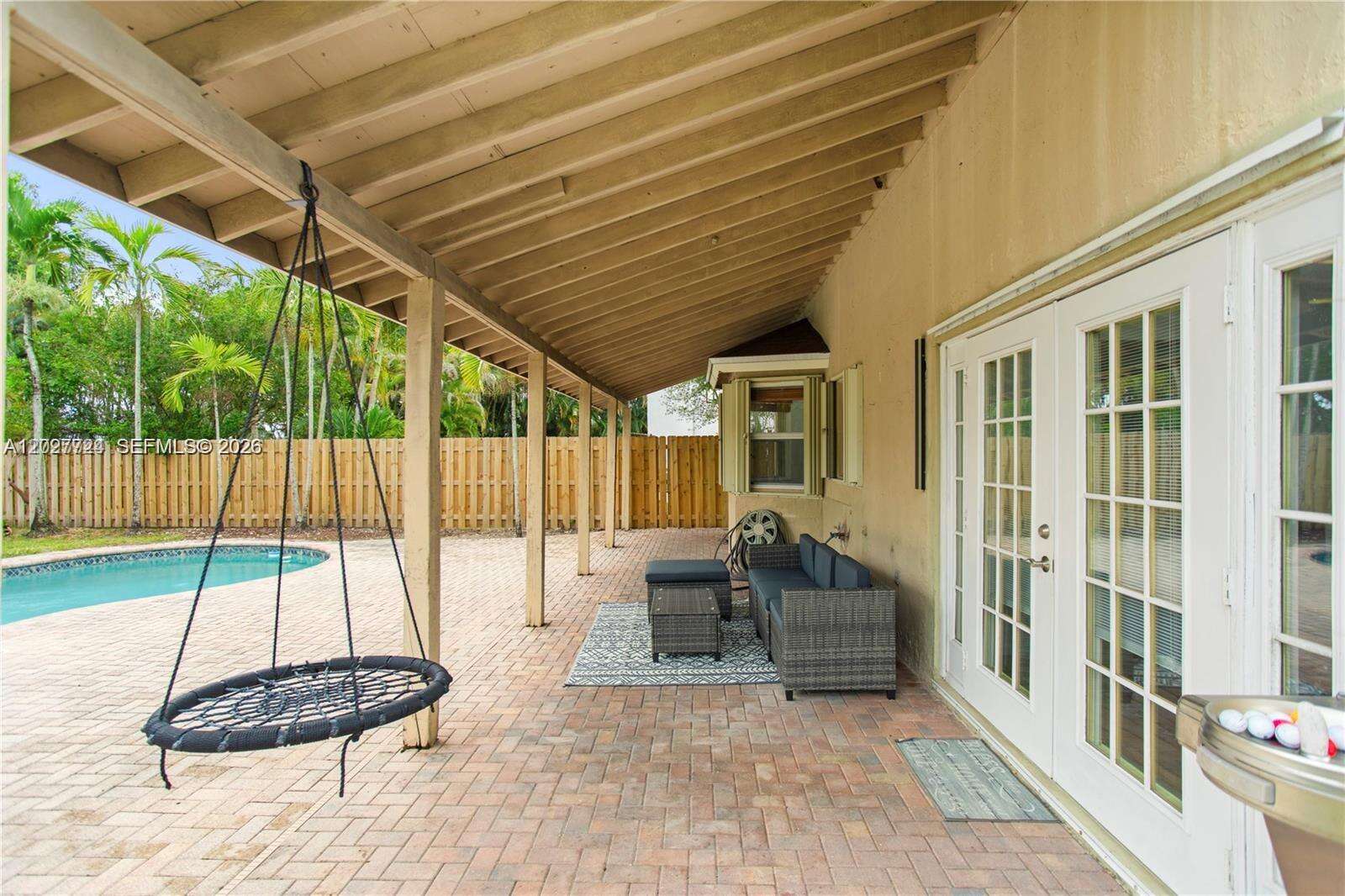 1051 95th Ter, Pembroke Pines, FL 33025 - For Sale photo 6
