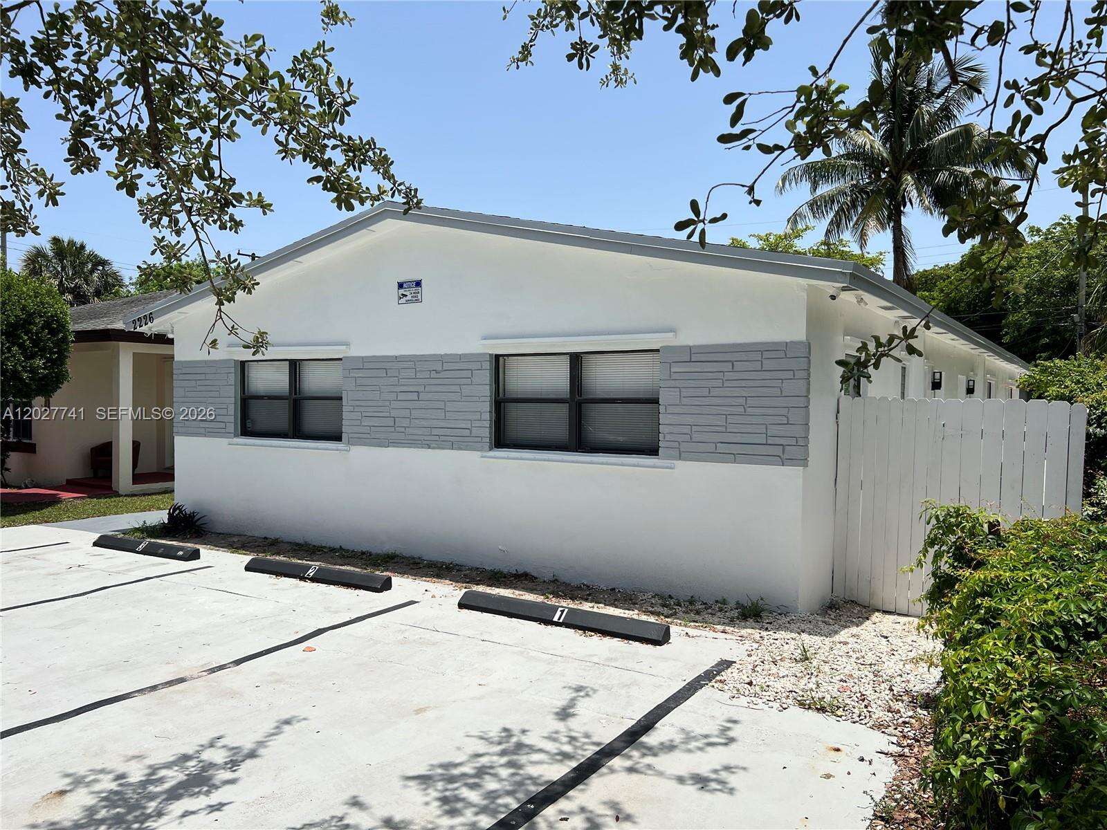 2226 Cody St, Hollywood, FL 33020 - For Sale photo 3
