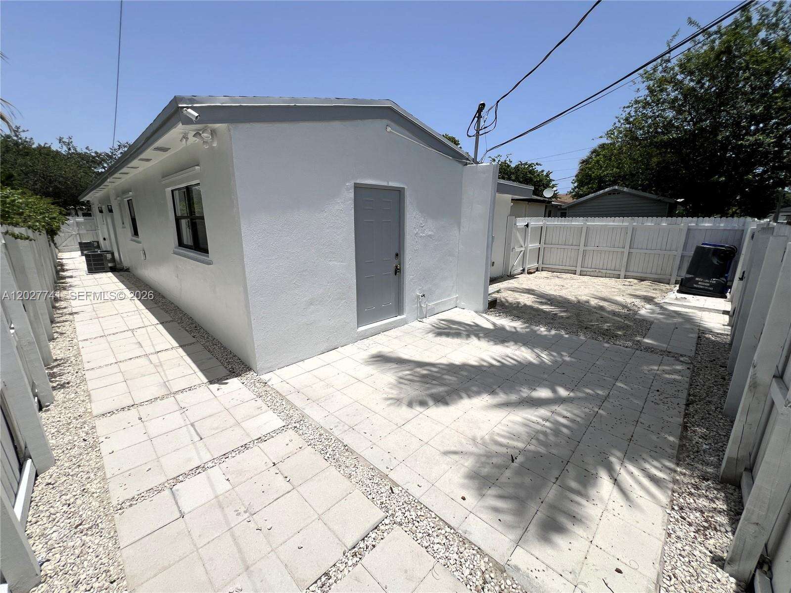 2226 Cody St, Hollywood, FL 33020 - For Sale photo 5