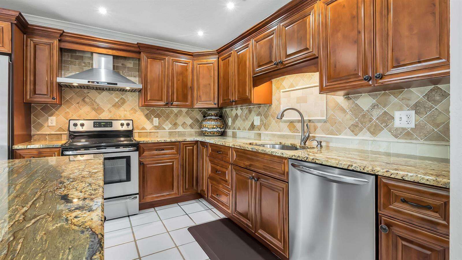 2510 Rampart, Hollywood, FL 33026 - For Sale photo 8