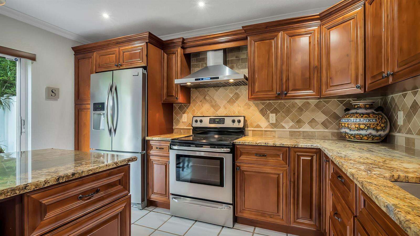 2510 Rampart, Hollywood, FL 33026 - For Sale photo 9