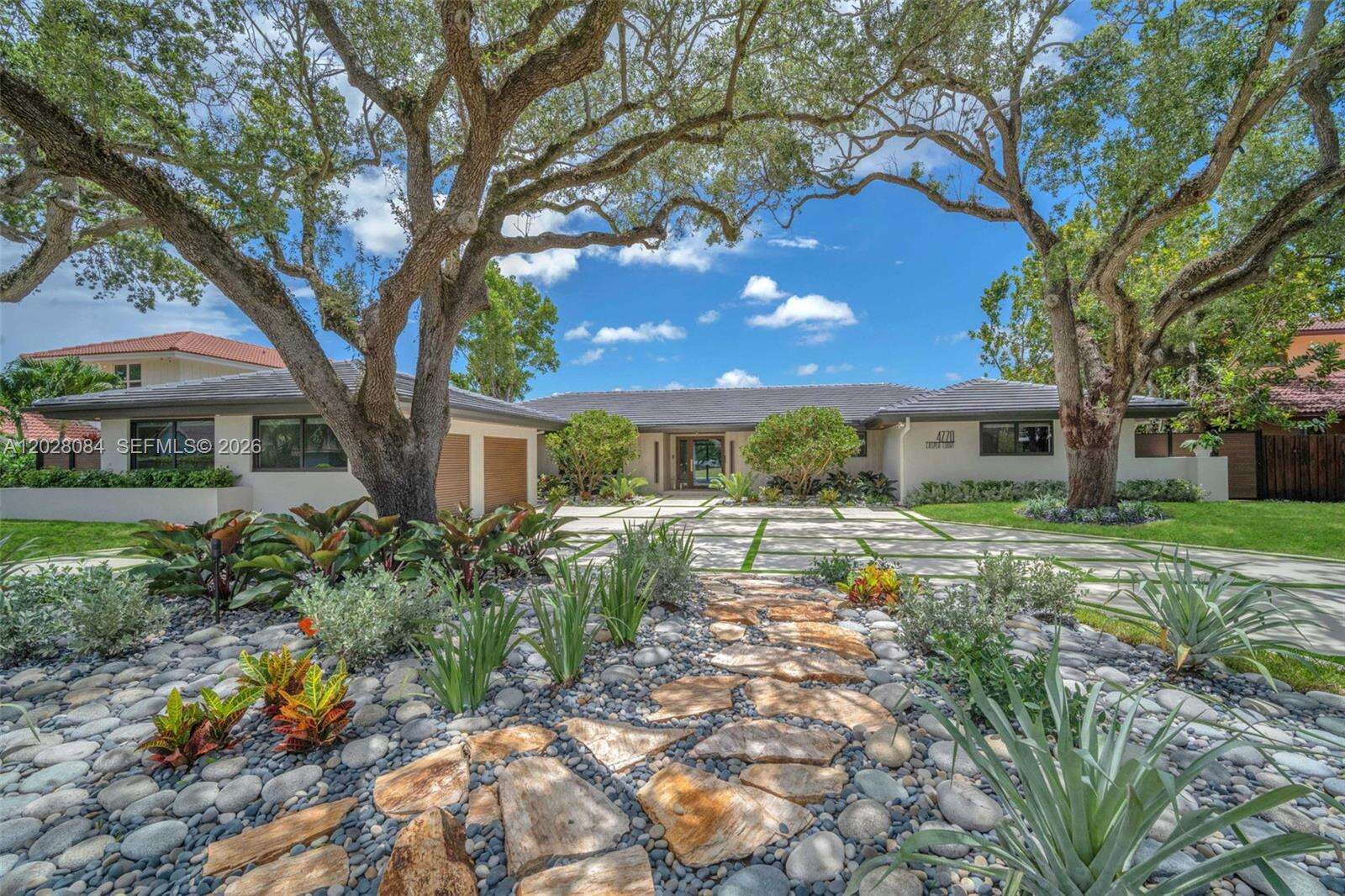 4220 Casper Ct, Hollywood, FL 33021 - For Sale photo 2