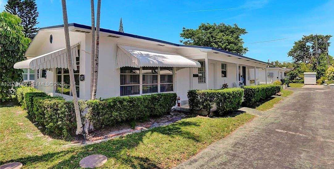 2627 Lincoln St, Hollywood, FL 33020 - For Sale photo 1