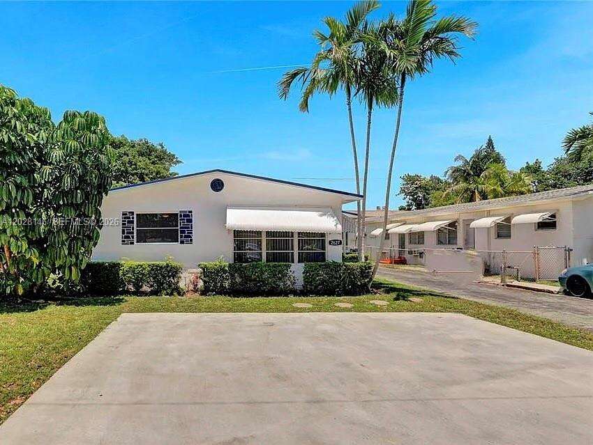 2627 Lincoln St, Hollywood, FL 33020 - For Sale photo 2