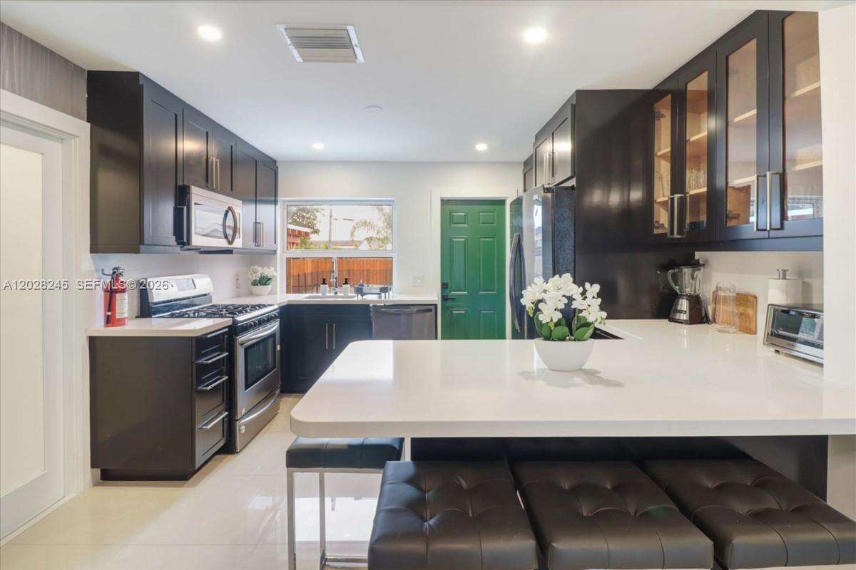 2215 Cleveland St, Hollywood, FL 33020 - For Sale photo 11