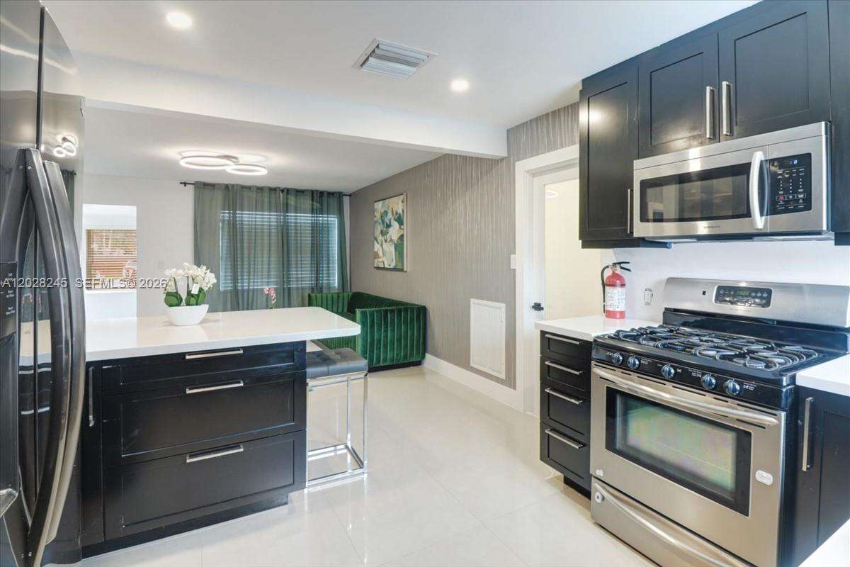 2215 Cleveland St, Hollywood, FL 33020 - For Sale photo 13