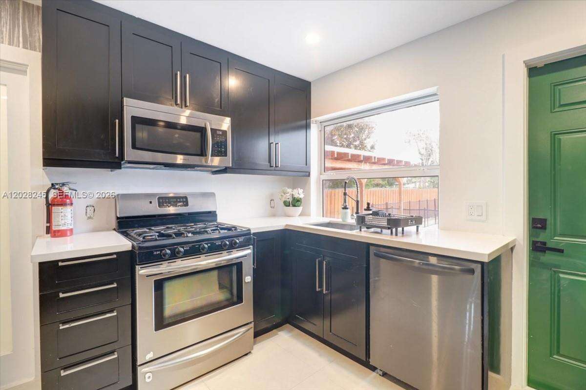 2215 Cleveland St, Hollywood, FL 33020 - For Sale photo 14