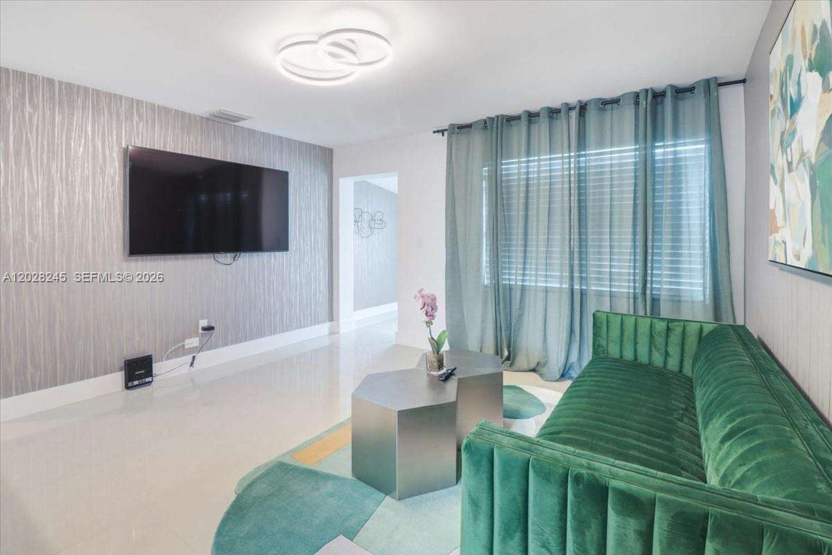 2215 Cleveland St, Hollywood, FL 33020 - For Sale photo 10