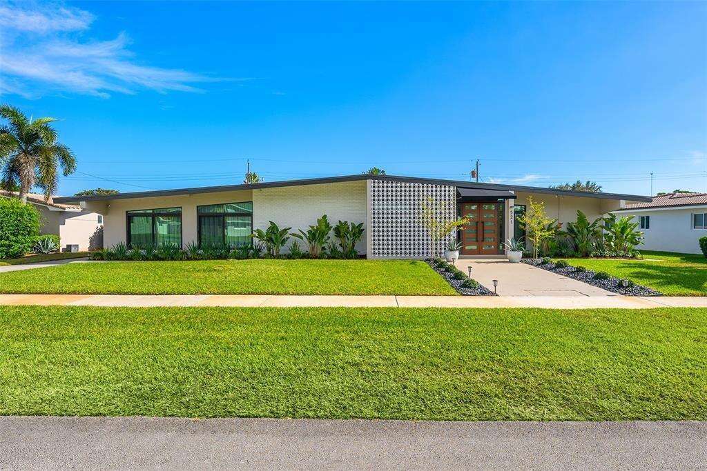 521 Highland, Hollywood, FL 33021 - For Sale photo 1