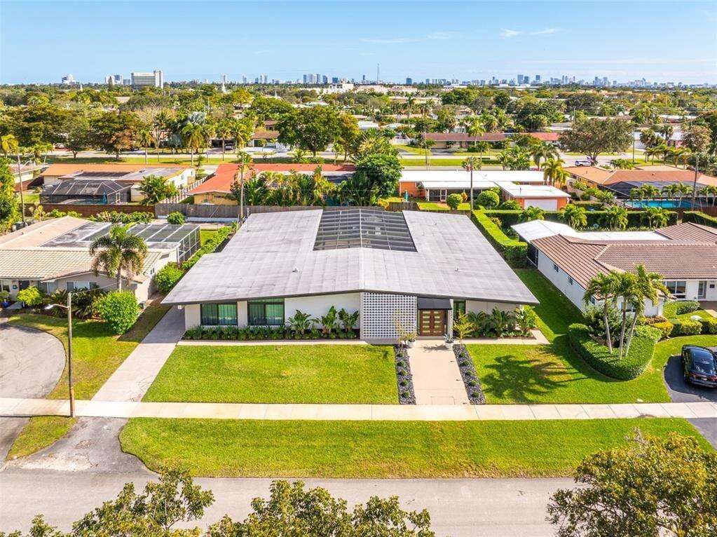 521 Highland, Hollywood, FL 33021 - For Sale photo 2