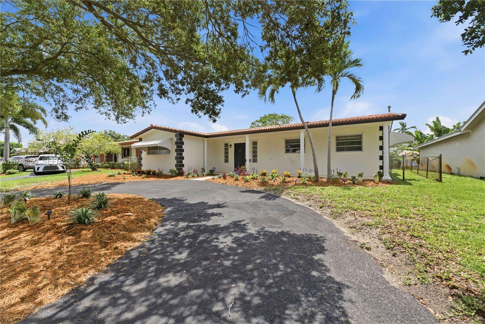2210 52nd Ave, Hollywood, FL 33021 - For Sale photo 3