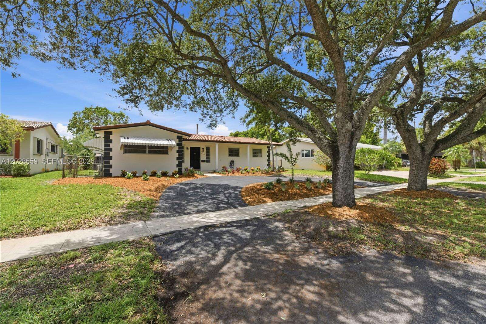 2210 52nd Ave, Hollywood, FL 33021 - For Sale photo 4