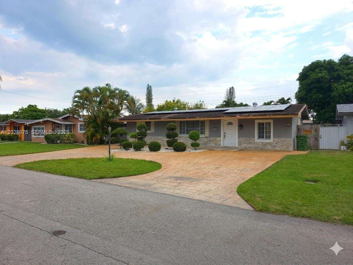 8420 10th St, Pembroke Pines, FL 33024 - For Sale photo 3