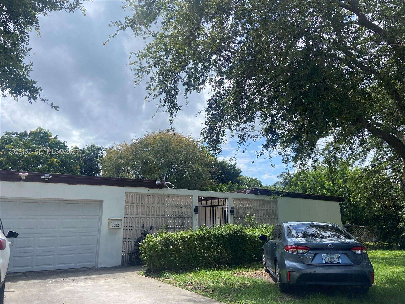 1220 29th Ave, Hollywood, FL 33020 - For Sale photo 1