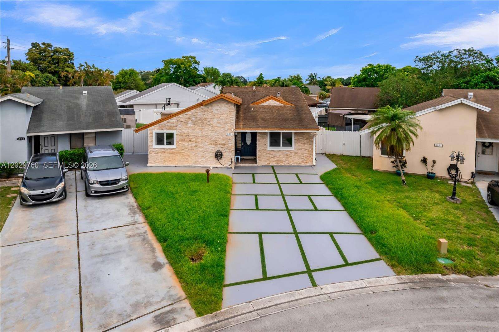 1721 87th Ter, Miramar, FL 33025 - For Sale photo 2