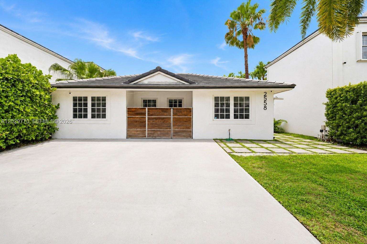 2558 206th Ter, Aventura, FL 33180 - For Sale photo 2
