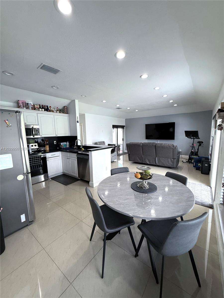 1071 86th Ave, Pembroke Pines, FL 33025 - For Sale photo 16
