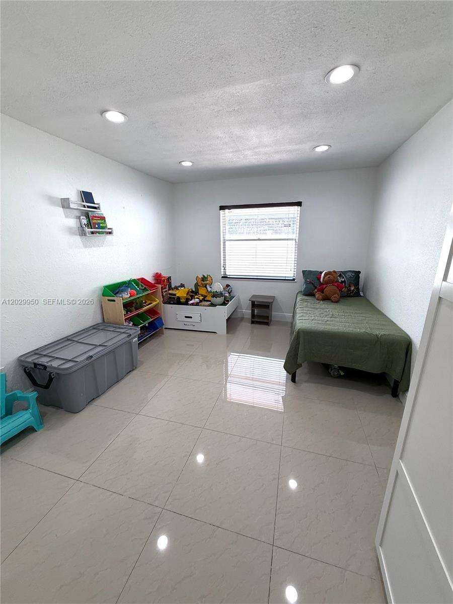 1071 86th Ave, Pembroke Pines, FL 33025 - For Sale photo 20