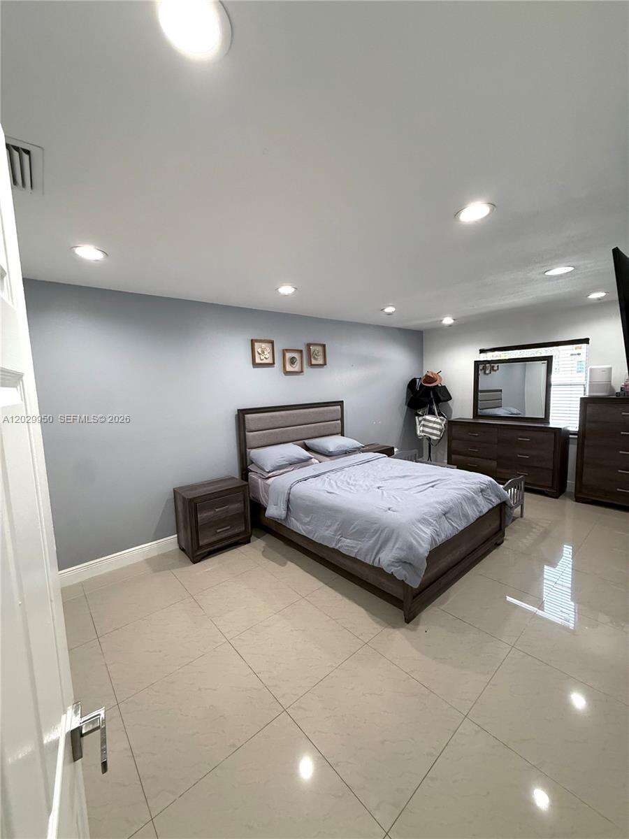 1071 86th Ave, Pembroke Pines, FL 33025 - For Sale photo 25