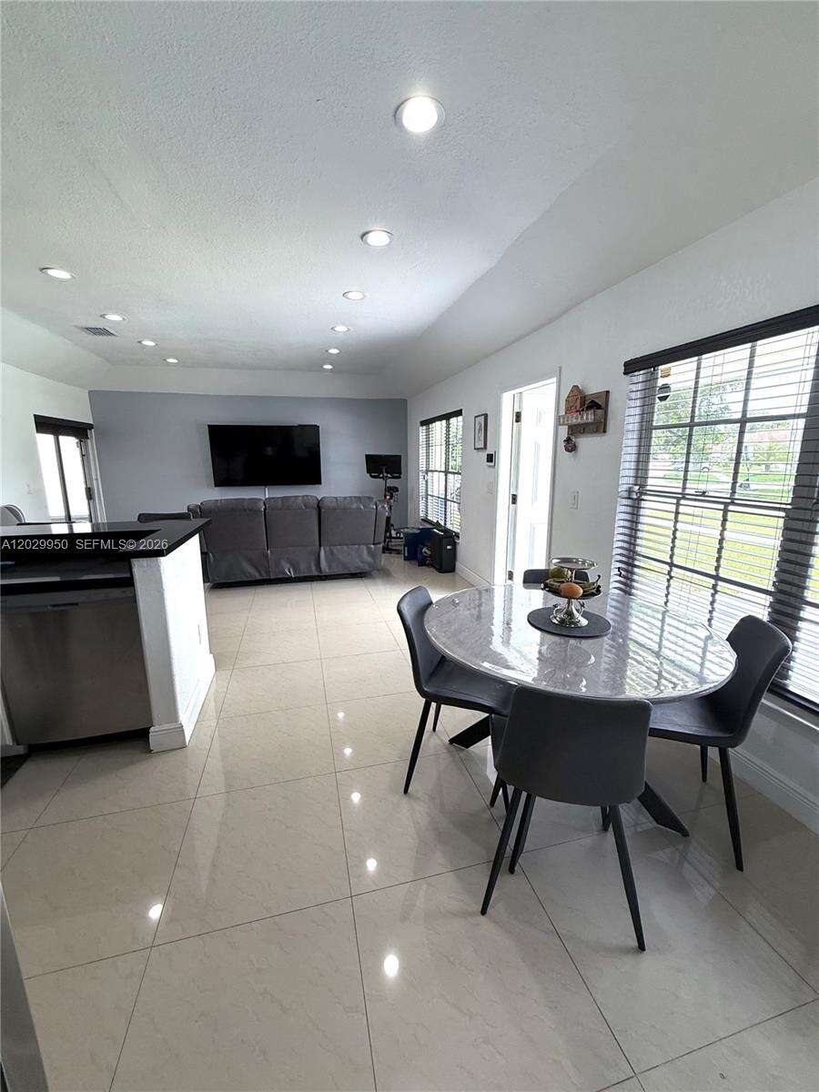 1071 86th Ave, Pembroke Pines, FL 33025 - For Sale photo 32