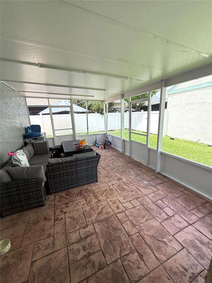 1071 86th Ave, Pembroke Pines, FL 33025 - For Sale photo 38