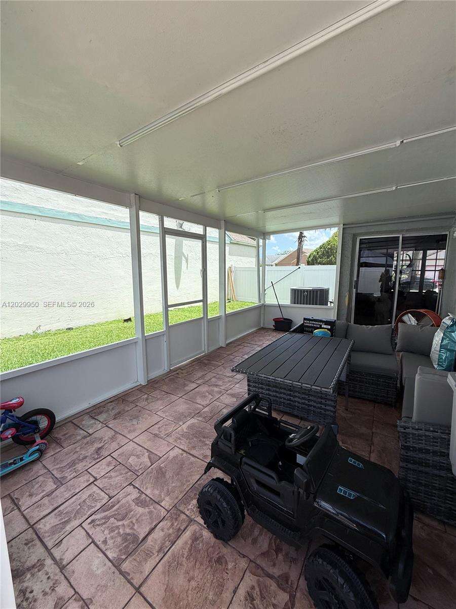 1071 86th Ave, Pembroke Pines, FL 33025 - For Sale photo 39