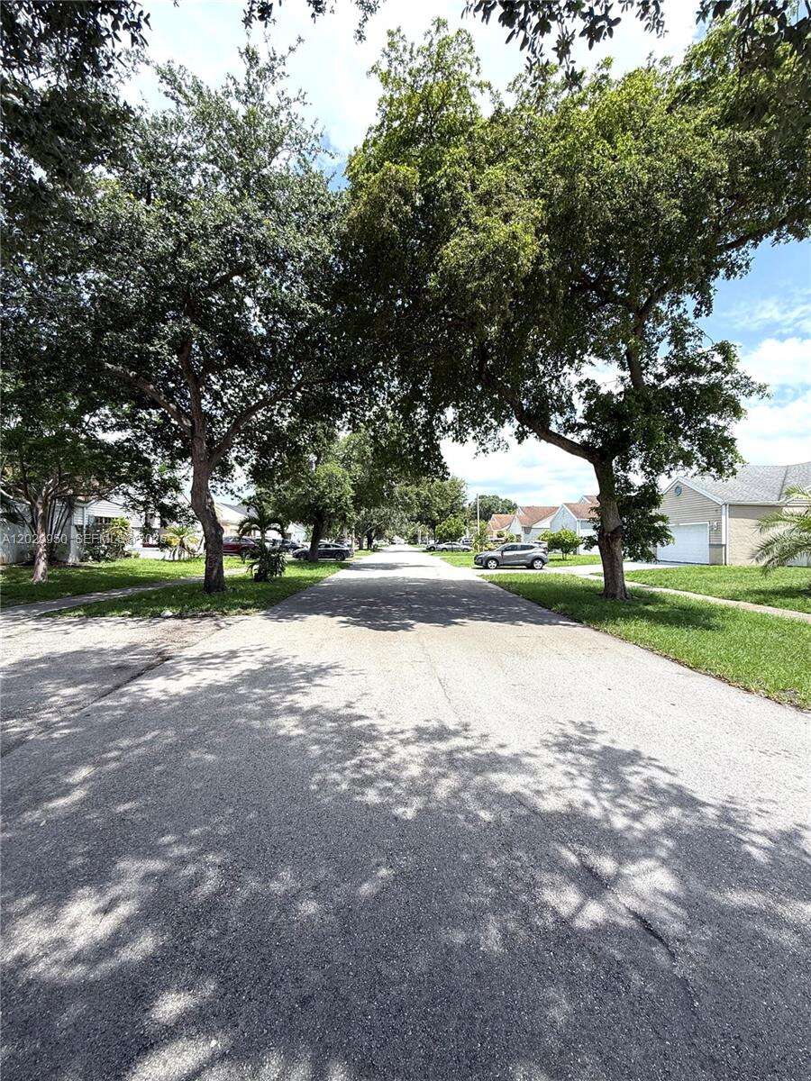 1071 86th Ave, Pembroke Pines, FL 33025 - For Sale photo 55