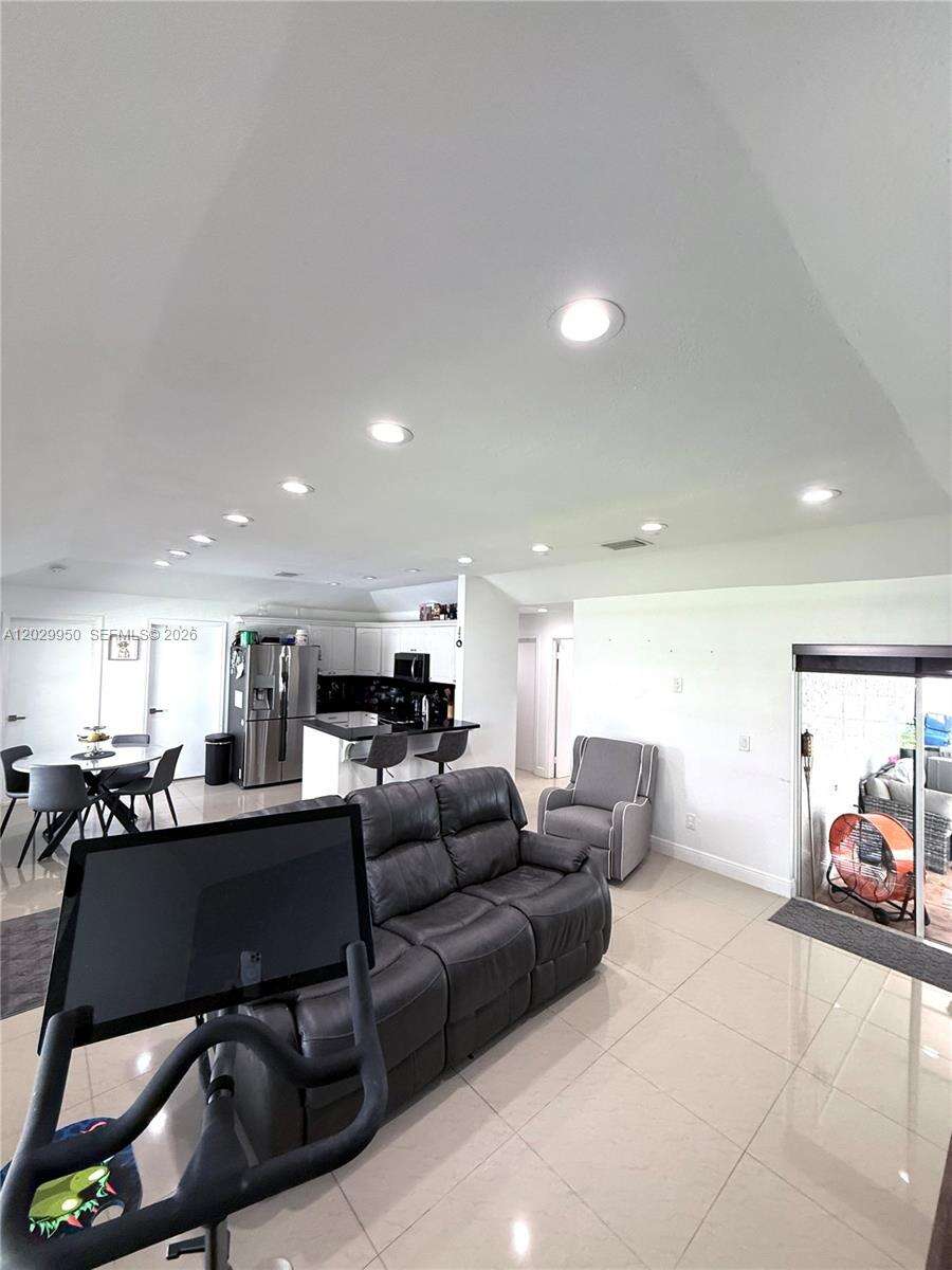1071 86th Ave, Pembroke Pines, FL 33025 - For Sale photo 8