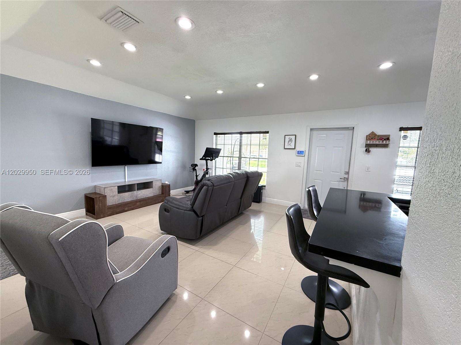 1071 86th Ave, Pembroke Pines, FL 33025 - For Sale photo 9