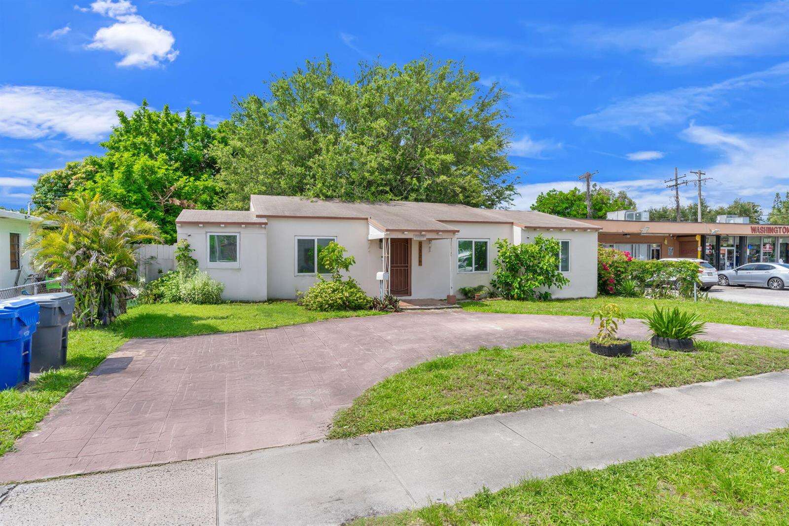 2126 Washington, Hollywood, FL 33020 - For Sale photo 2