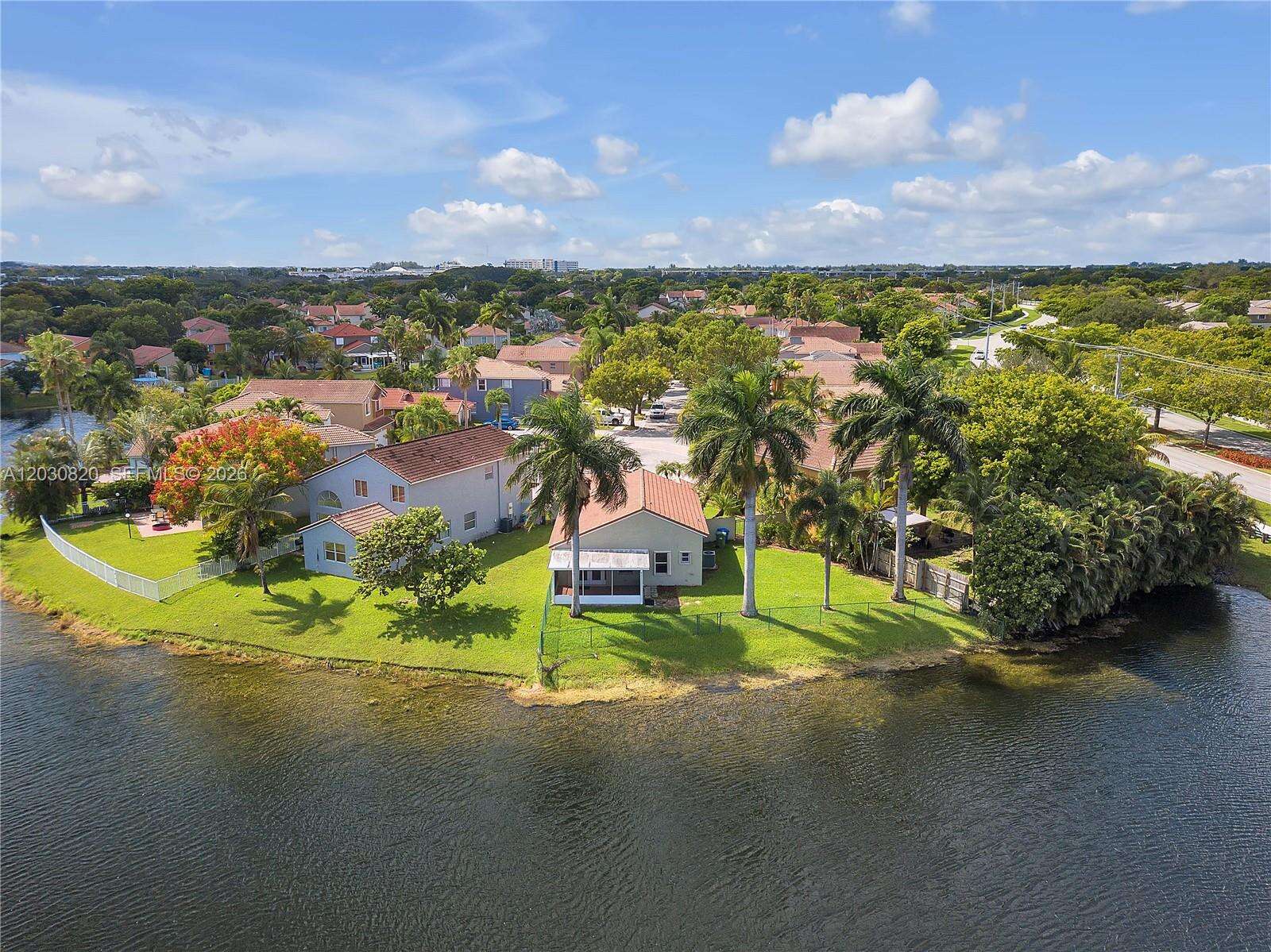 10627 7th St, Pembroke Pines, FL 33026 - For Sale photo 11