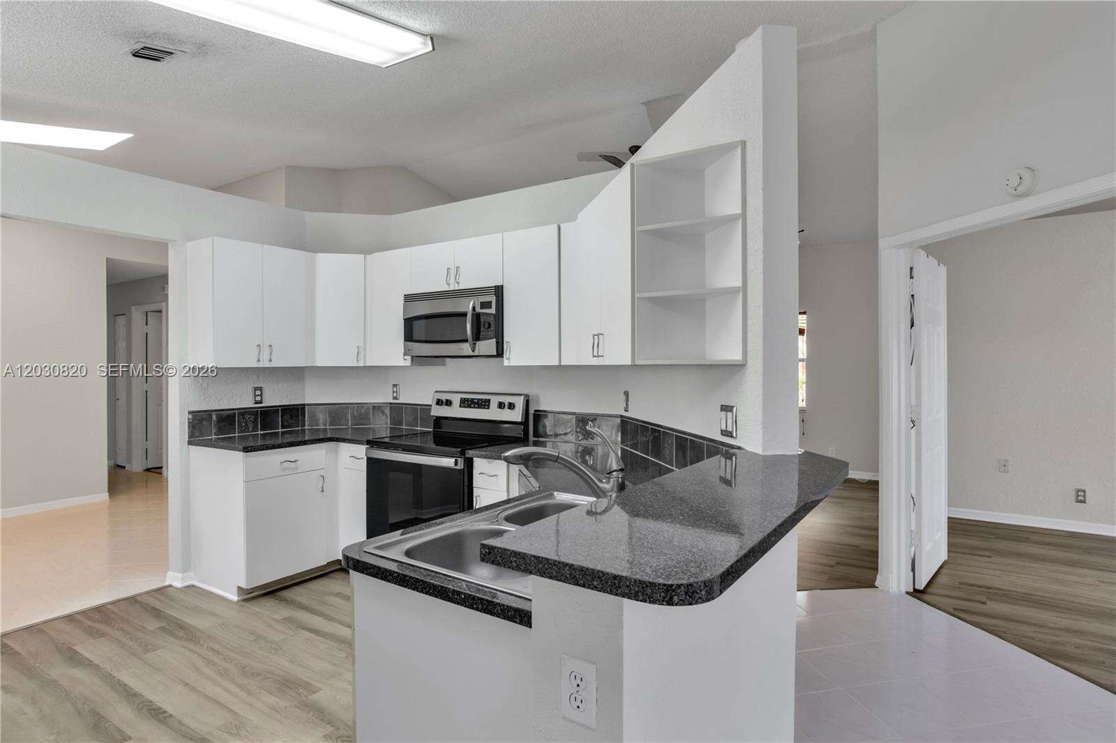 10627 7th St, Pembroke Pines, FL 33026 - For Sale photo 16