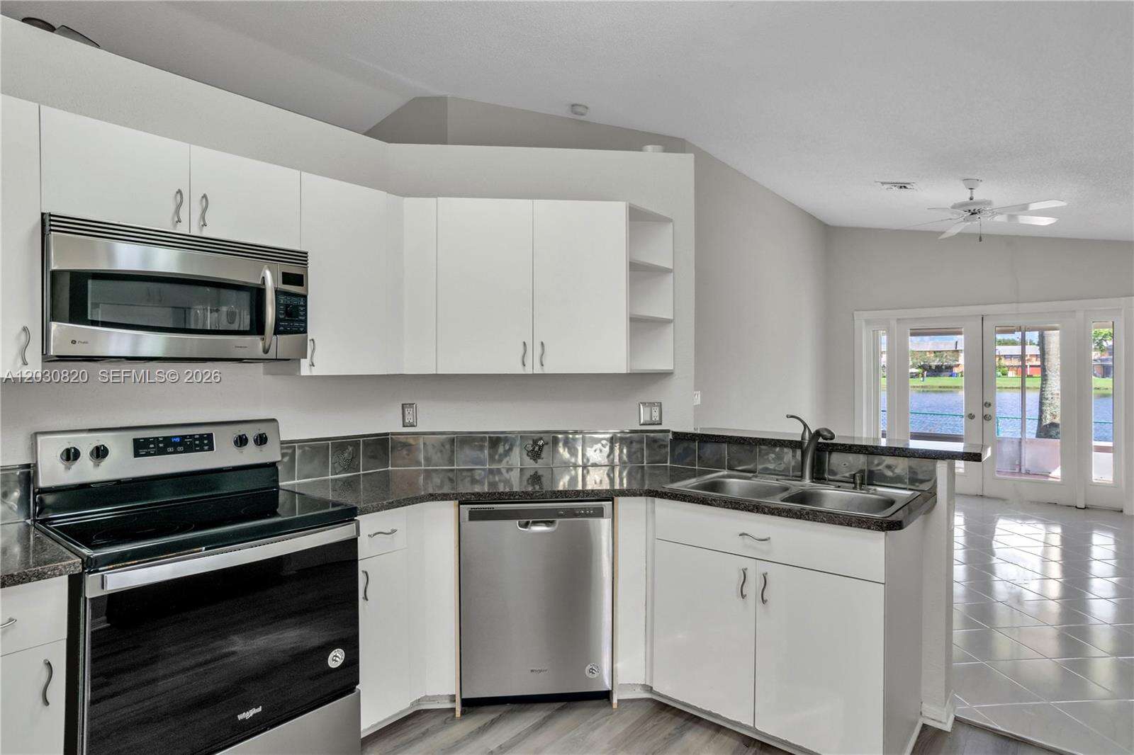 10627 7th St, Pembroke Pines, FL 33026 - For Sale photo 5