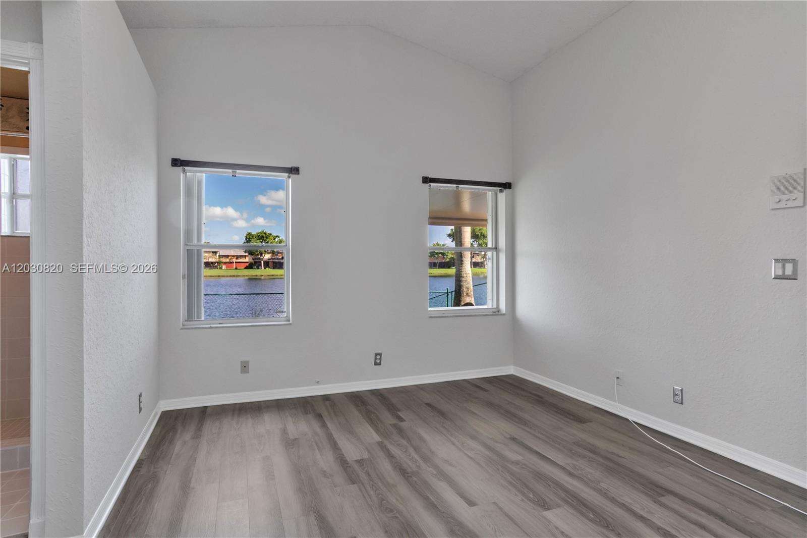 10627 7th St, Pembroke Pines, FL 33026 - For Sale photo 9