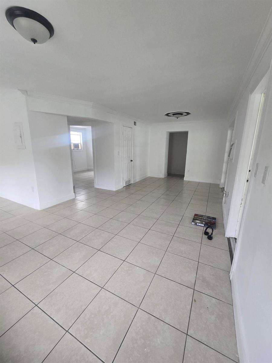 6209 Grant, Hollywood, FL 33024 - For Sale photo 4