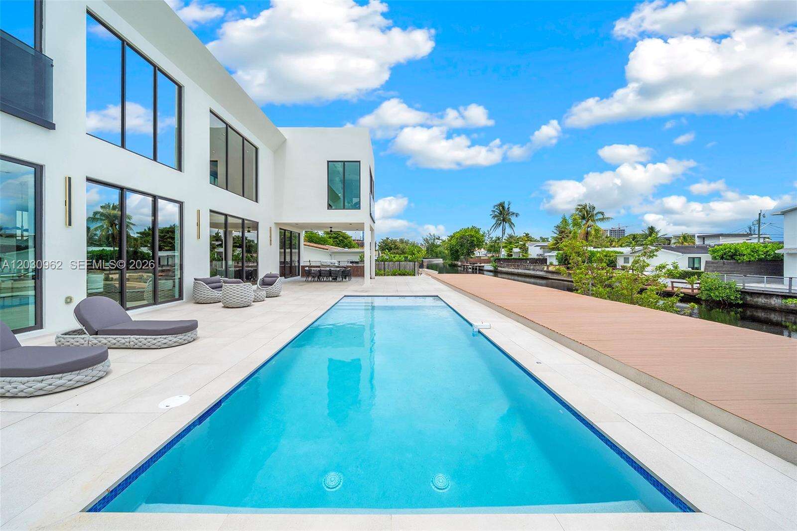 2380 196th St, Miami, FL 33180 - For Sale photo 14