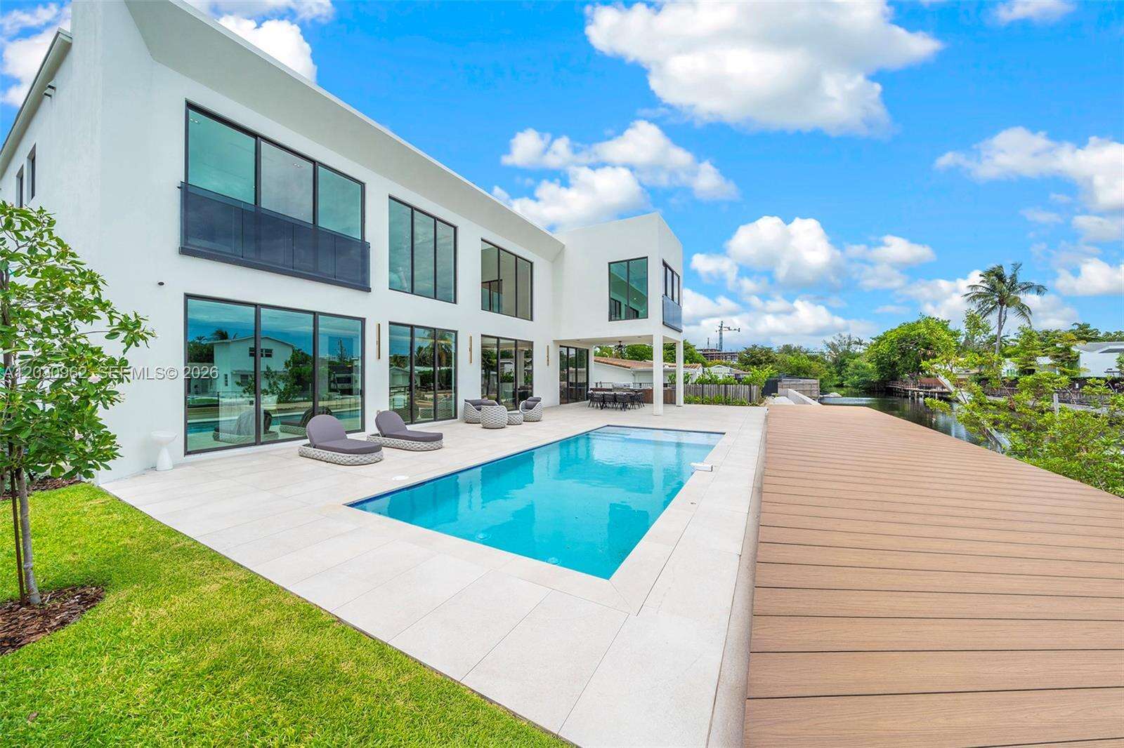 2380 196th St, Miami, FL 33180 - For Sale photo 15